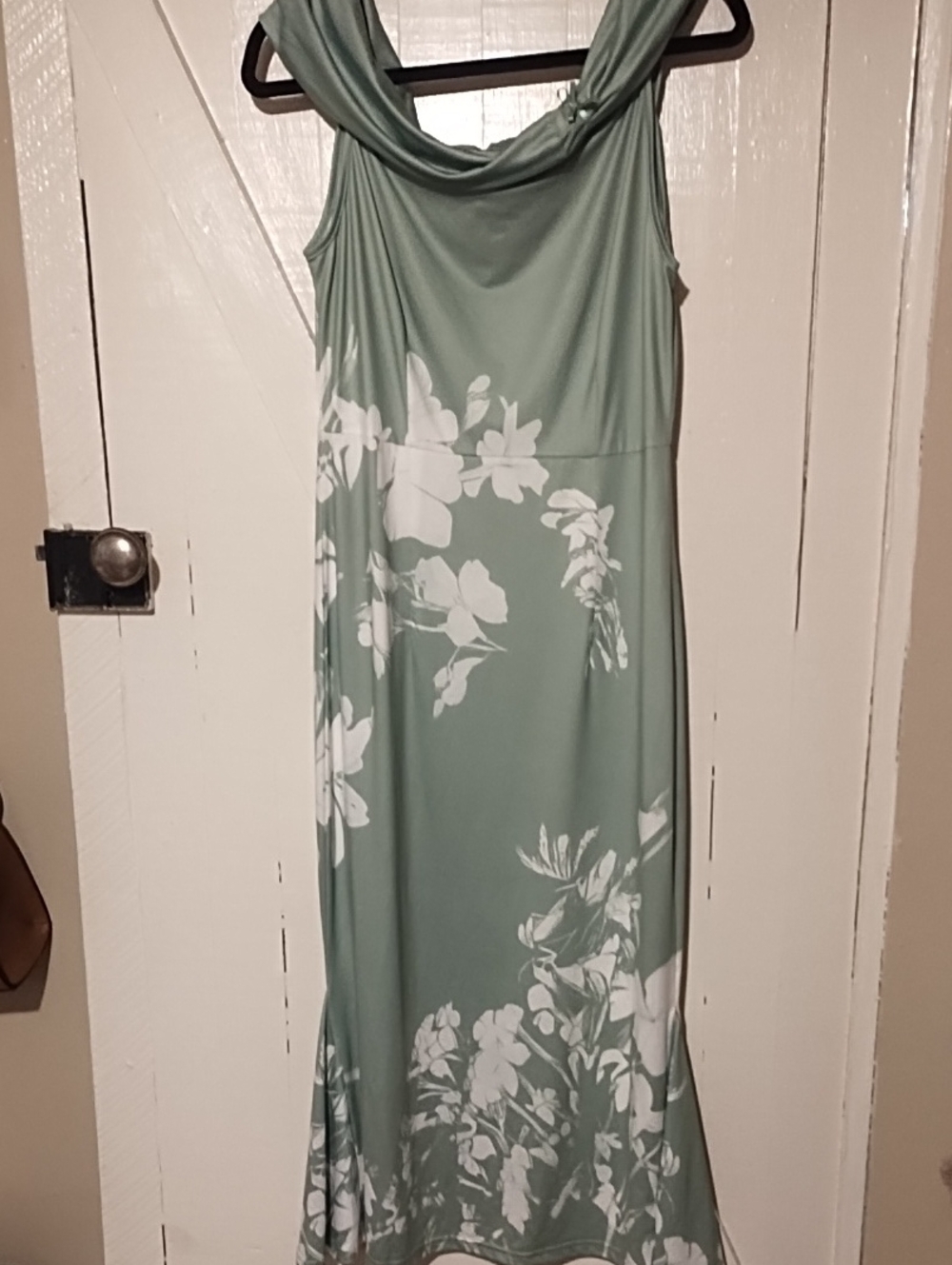 Sage Green Floral Cowl Neck Maxi Dress Medium NWOT.